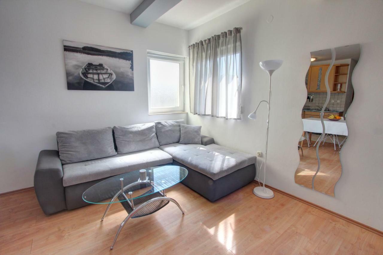 Apartman Pula Exterior photo